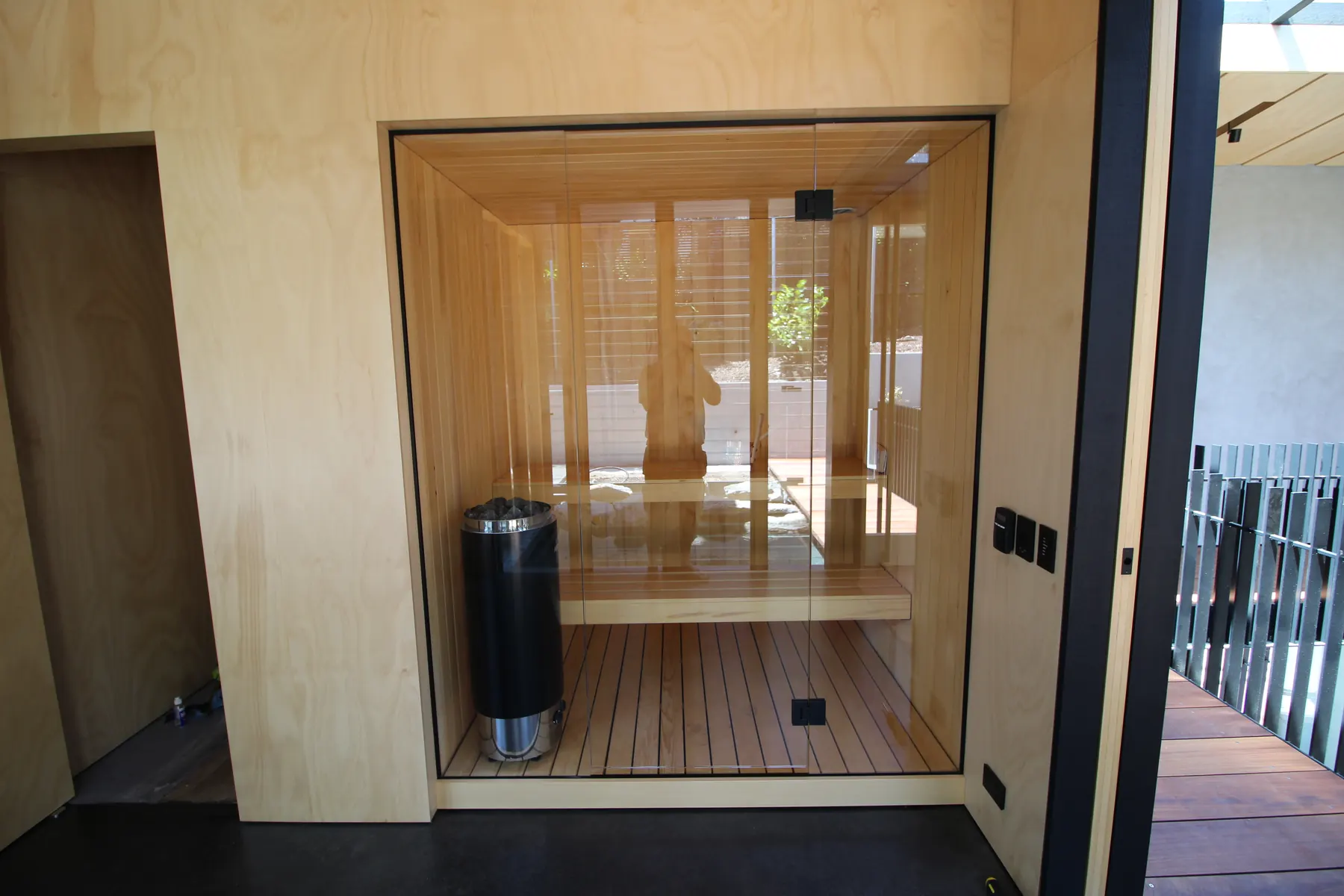 Cabinet sauna, Castor Bay