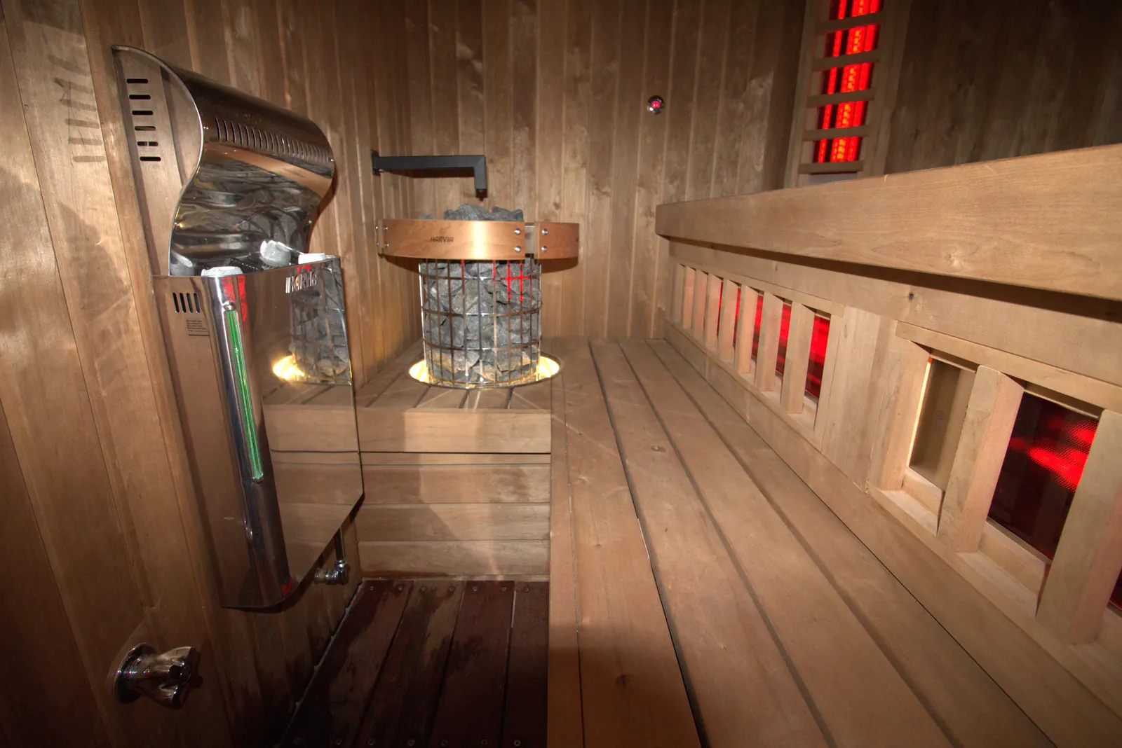 FinnSauna hybrid sauna in Omaha with a round Harvia heater and infrared panels